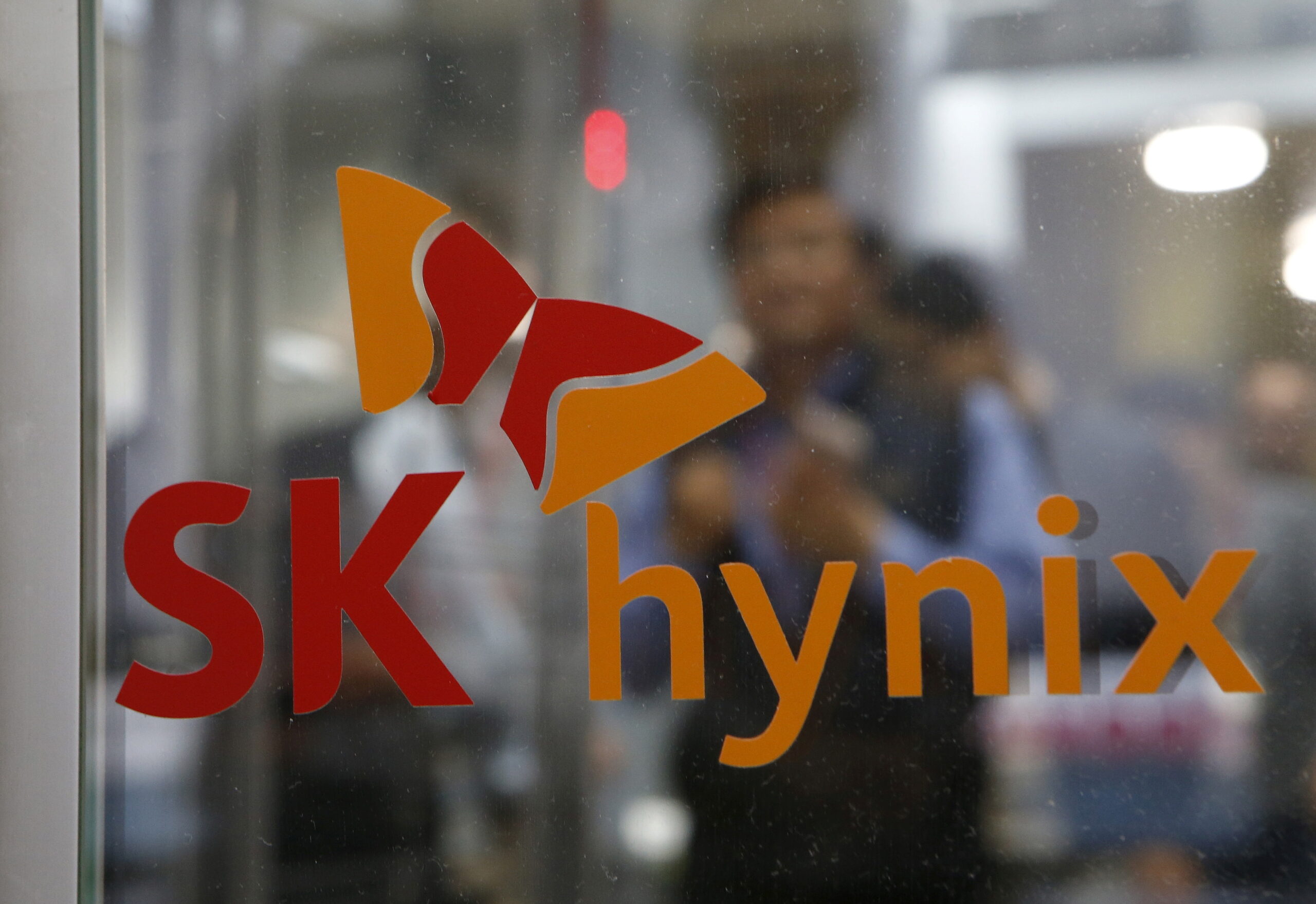 SK hynix Completes First Phase Acquisition of Intel NAND & SSD Business