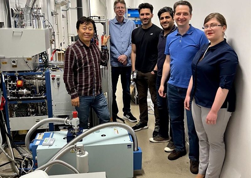The AlixLabs Team at ProNano (RISE), in Lund, Sweden, From left to right: Sung Youn Ju LaonLink AB, Dr. Ramwall ProNano RISE, and the AlixLabs Team: Dr. Amin Karimi, Dr. Reza Jafari Jam, Dr. Dmitry Suyatin, and Yoana Ilarionova.